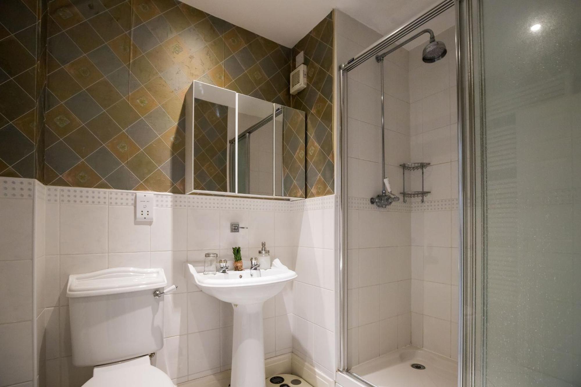 Spacious, 3 Bed House For 6 In Central Chester Hotel Ngoại thất bức ảnh